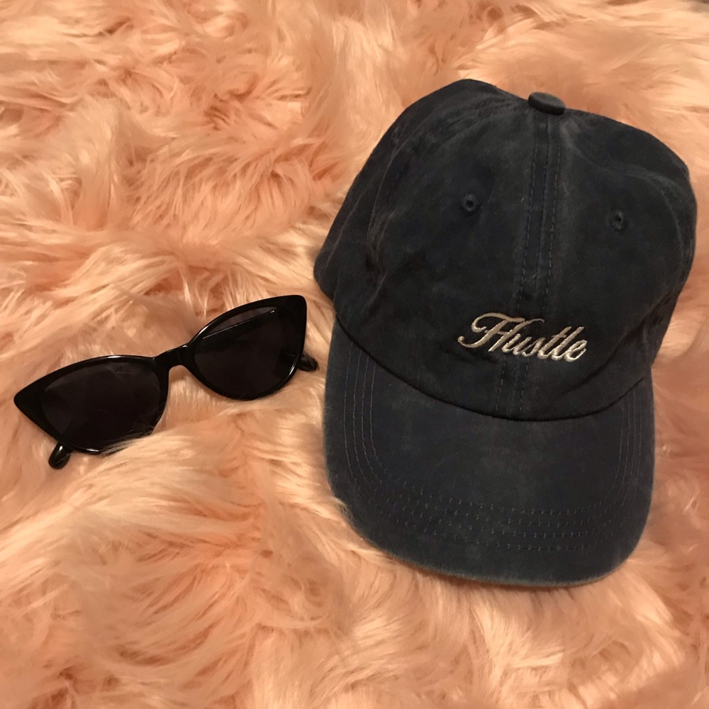 Hustle Hat - Picture 2 of 3